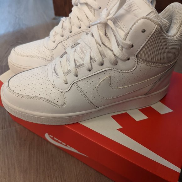 Nike sneakers - Picture 3 of 3